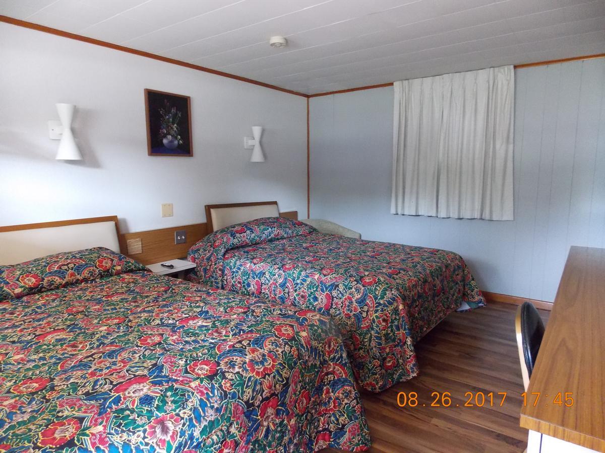 Connellsville Melody Motor Lodge מראה חיצוני תמונה